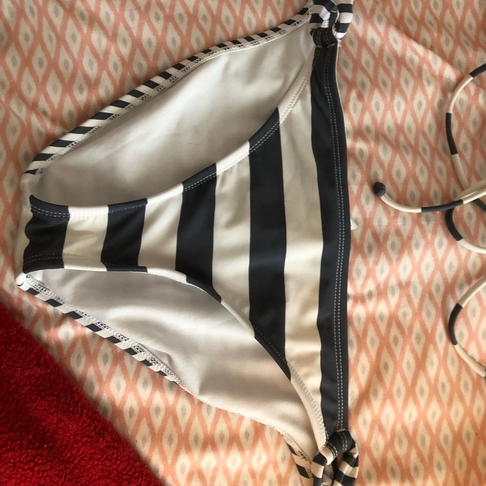 Perfect condition bikini! - Picture 5 of 11